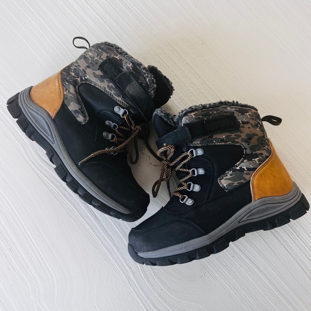 Target Kids Thermolite EcoMade Camo Winter Boots Black Tan Size 3